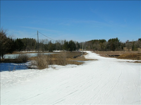 Snow0318-2 The snowmaking loop at Lapham